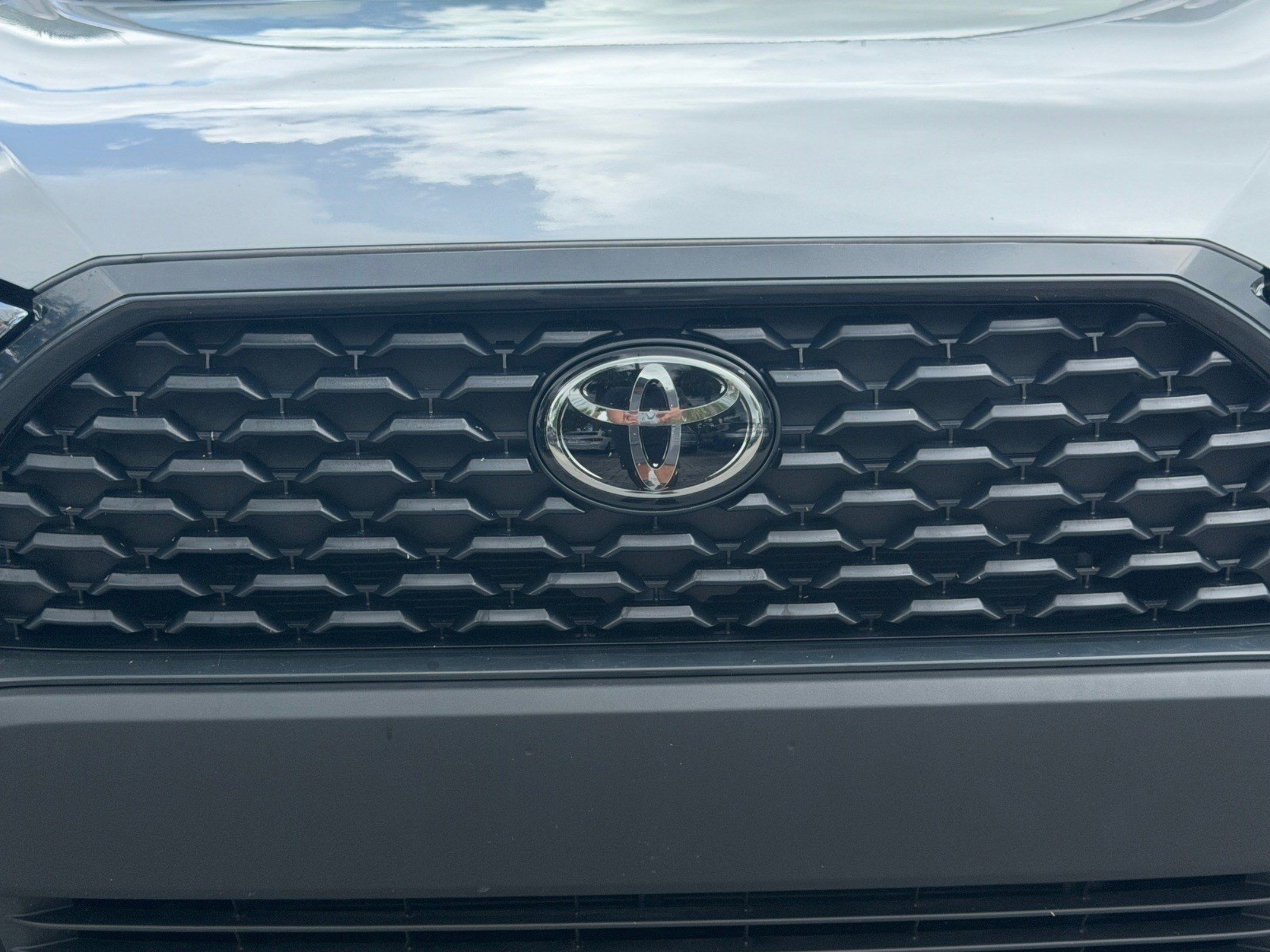 Used 2025 Toyota Corolla Cross LE FWD image 40