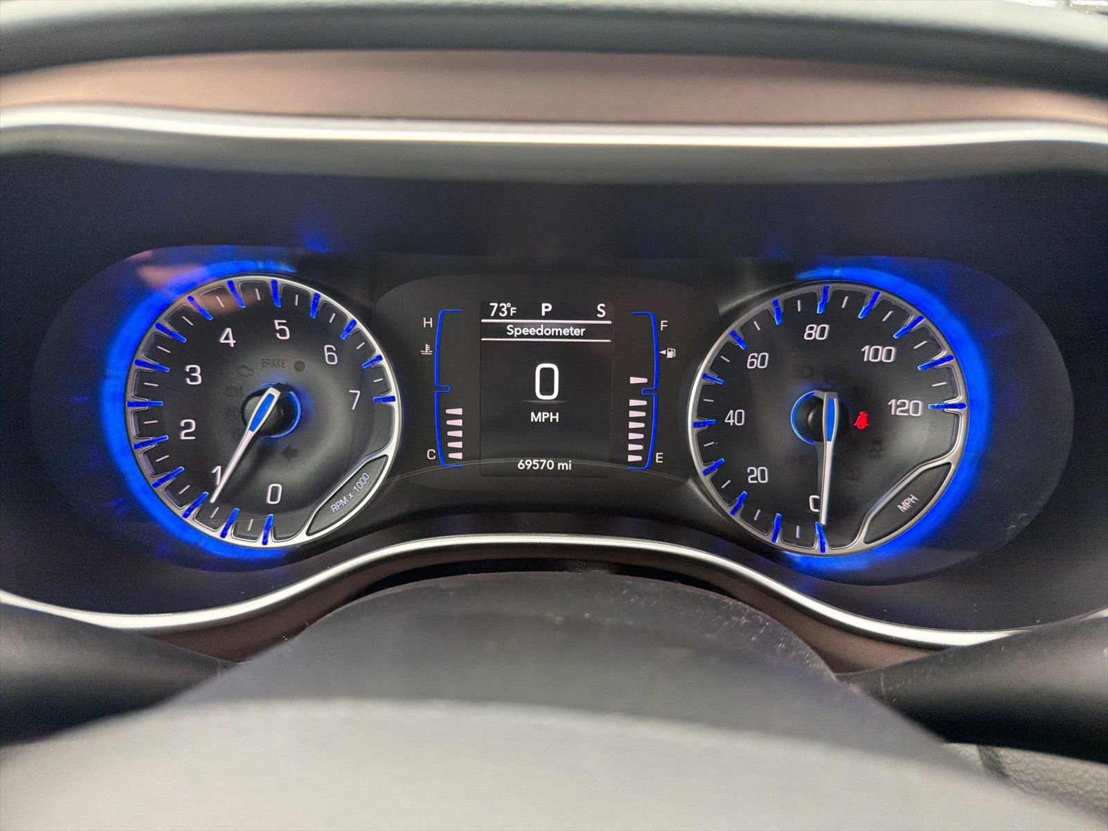 Used 2023 Chrysler Voyager LX FWD image 12