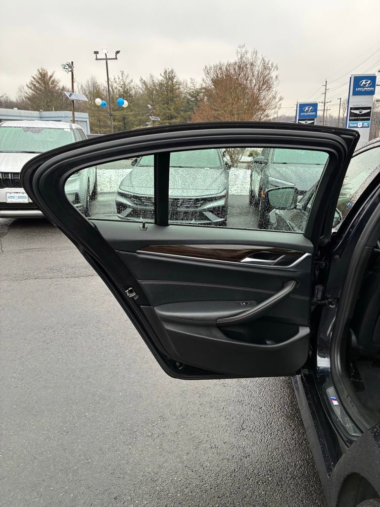 Used 2019 BMW 530i xDrive w/ M Sport Package image 46