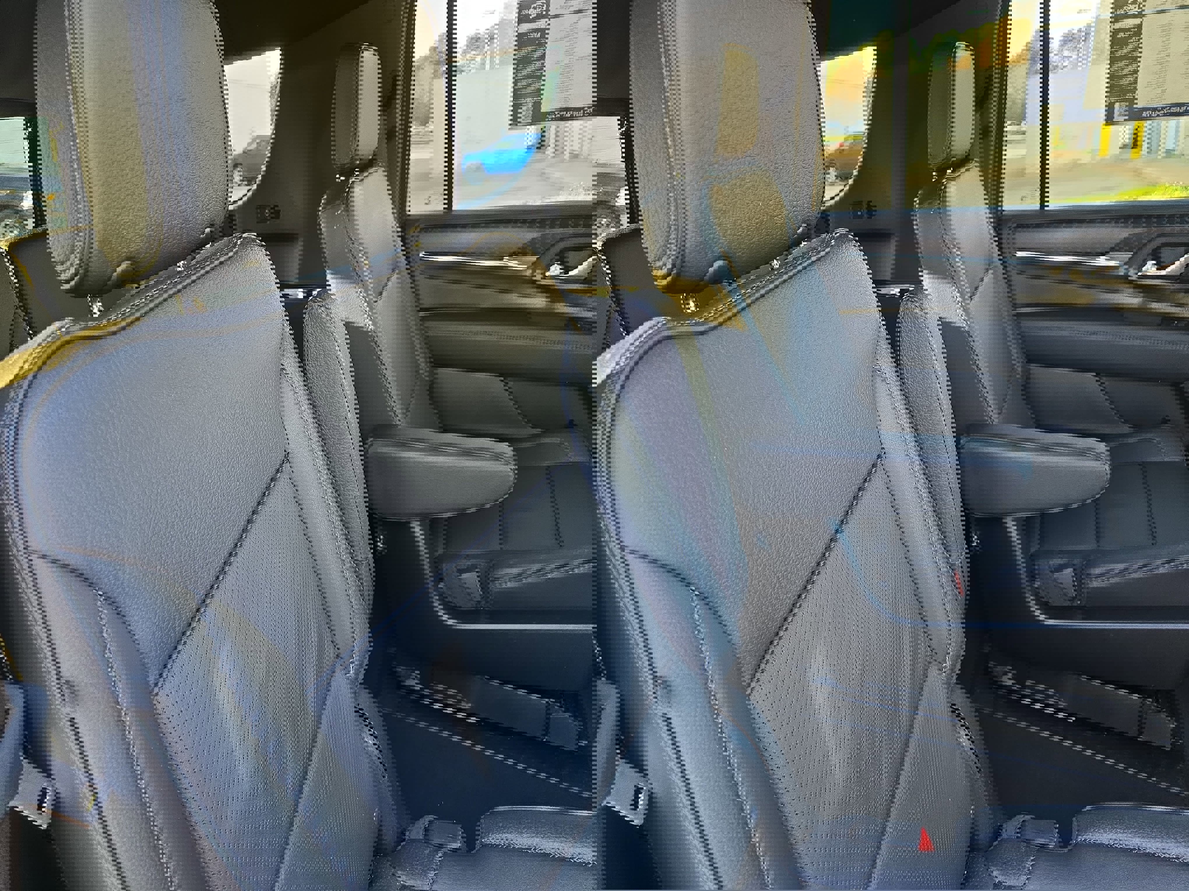 Used 2023 GMC Yukon XL Denali w/ Denali Reserve Package image 11