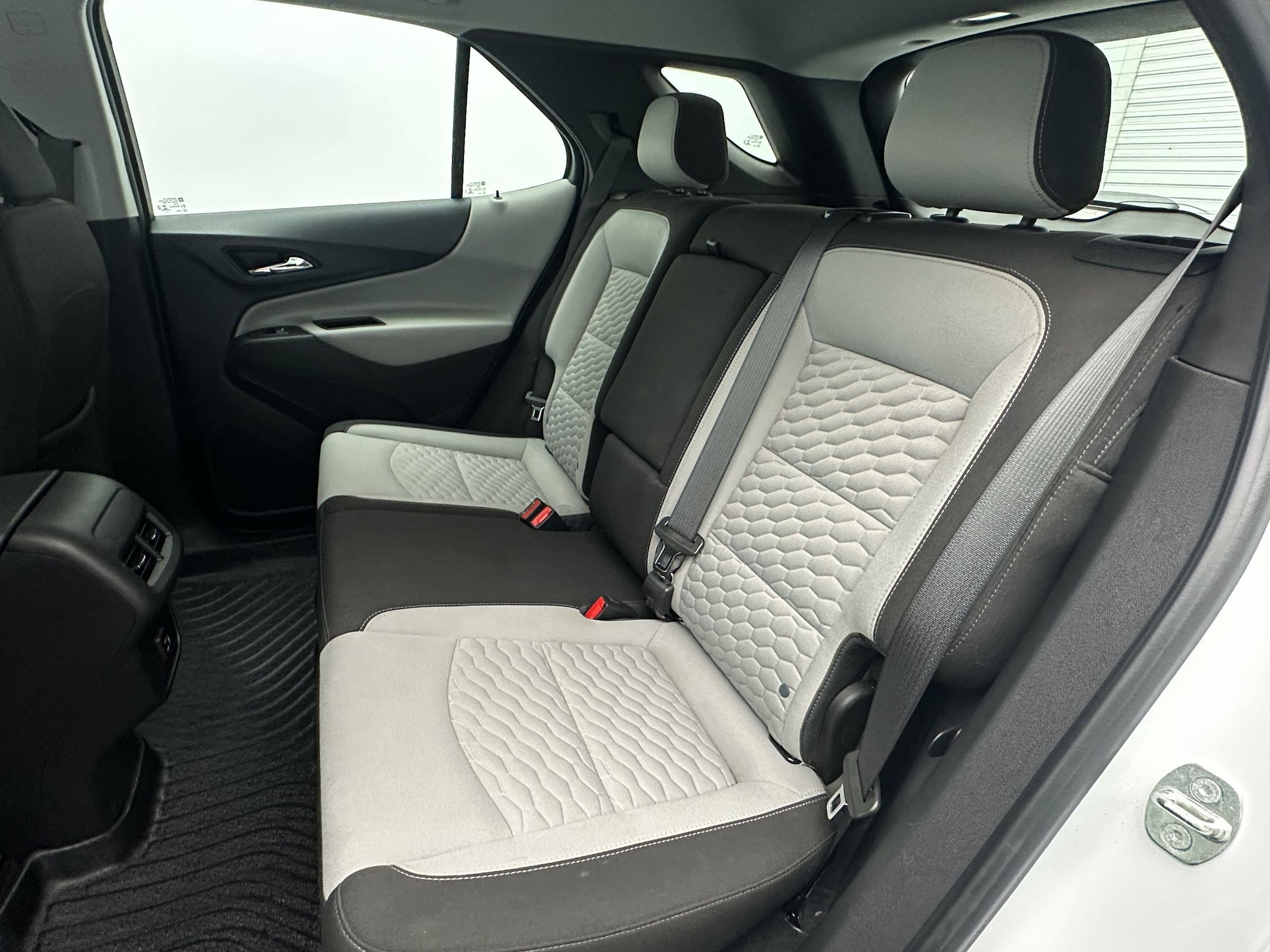 Certified 2021 Chevrolet Equinox LS AWD/4WD image 22