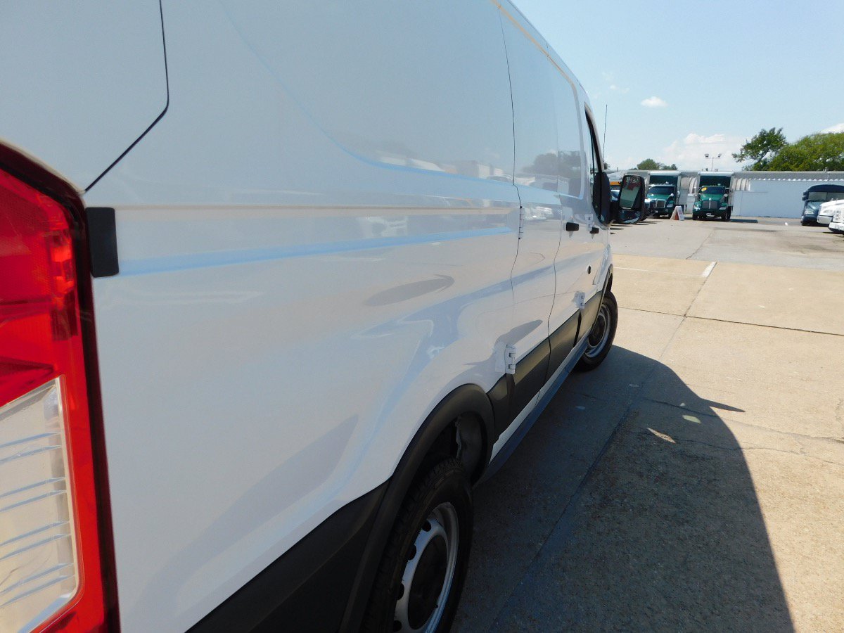 Used 2018 Ford Transit 150 130 Low Roof RWD image 9