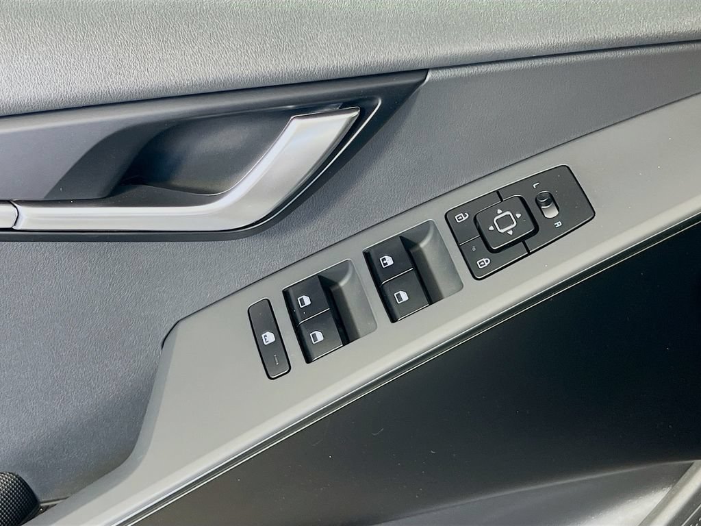 New 2026 Kia Niro LX FWD image 15