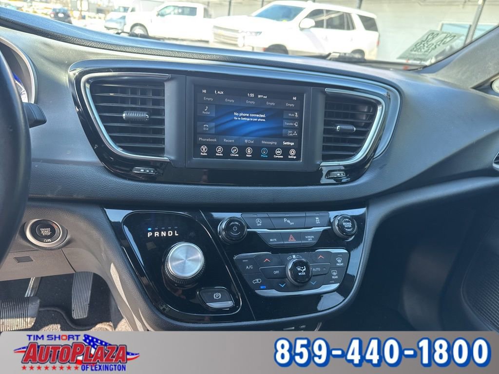 Used 2020 Chrysler Pacifica Touring w/ S Appearance Package image 12