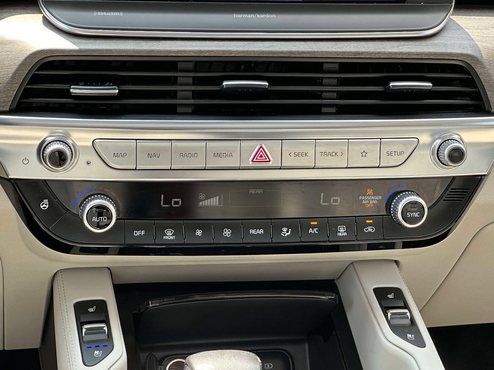 Used 2022 Kia Telluride SX w/ Nightfall Edition Package AWD/4WD image 19