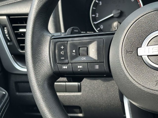 Used 2023 Nissan Rogue SV AWD/4WD image 24