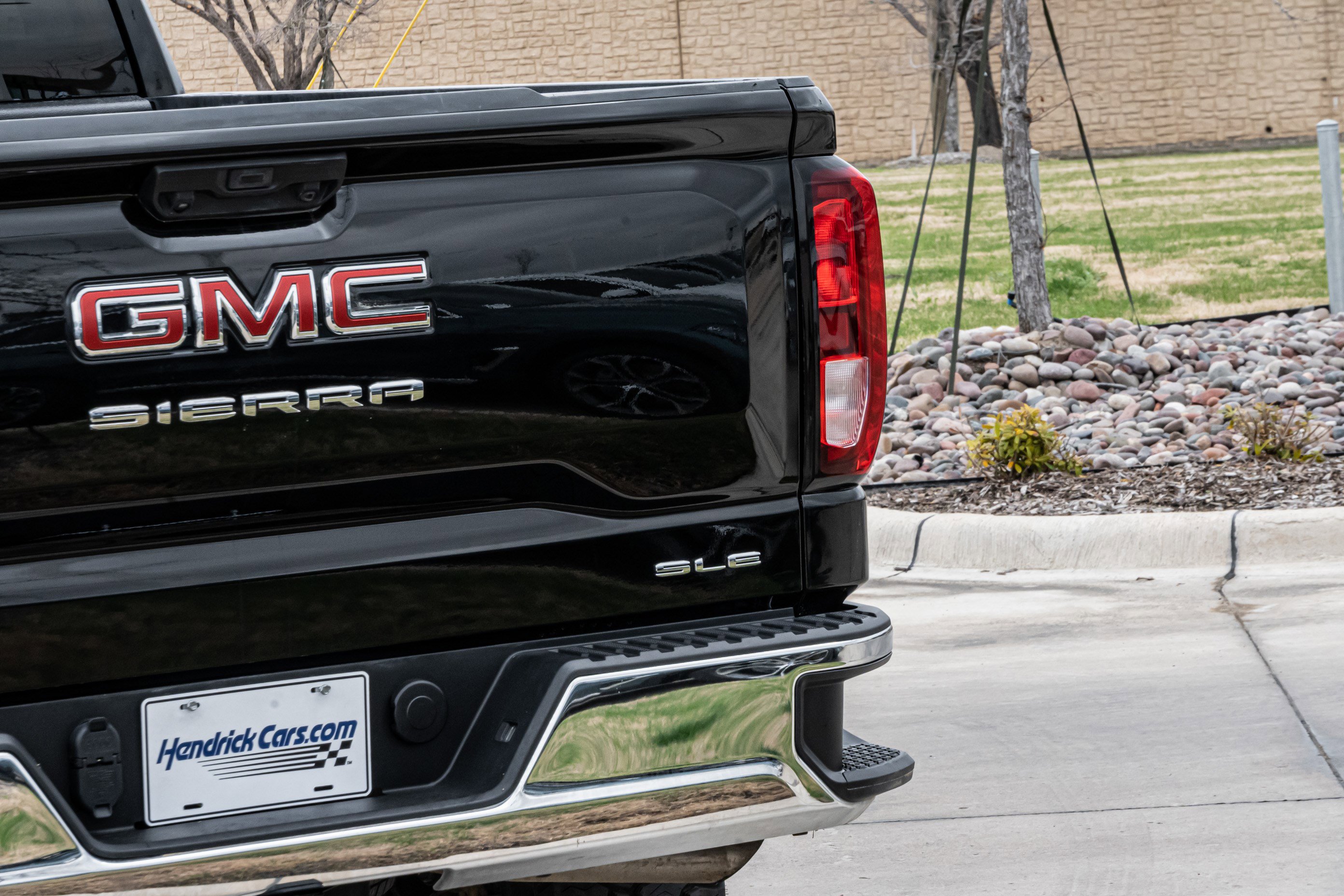 Used 2024 GMC Sierra 1500 SLE w/ Preferred Package image 8