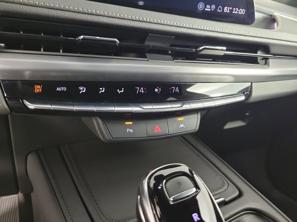 Used 2025 Cadillac XT4 Premium Luxury FWD image 26