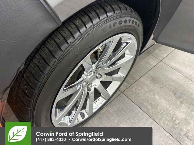 Used 2022 Chrysler 300 Touring w/ Sport Appearance Package image 36