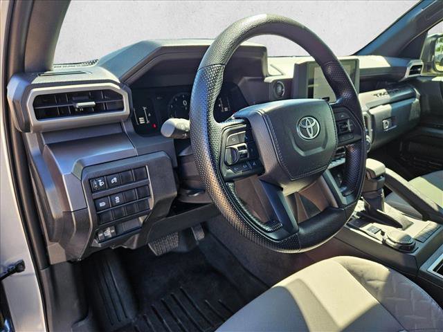 Used 2025 Toyota Tacoma SR5 AWD/4WD image 10