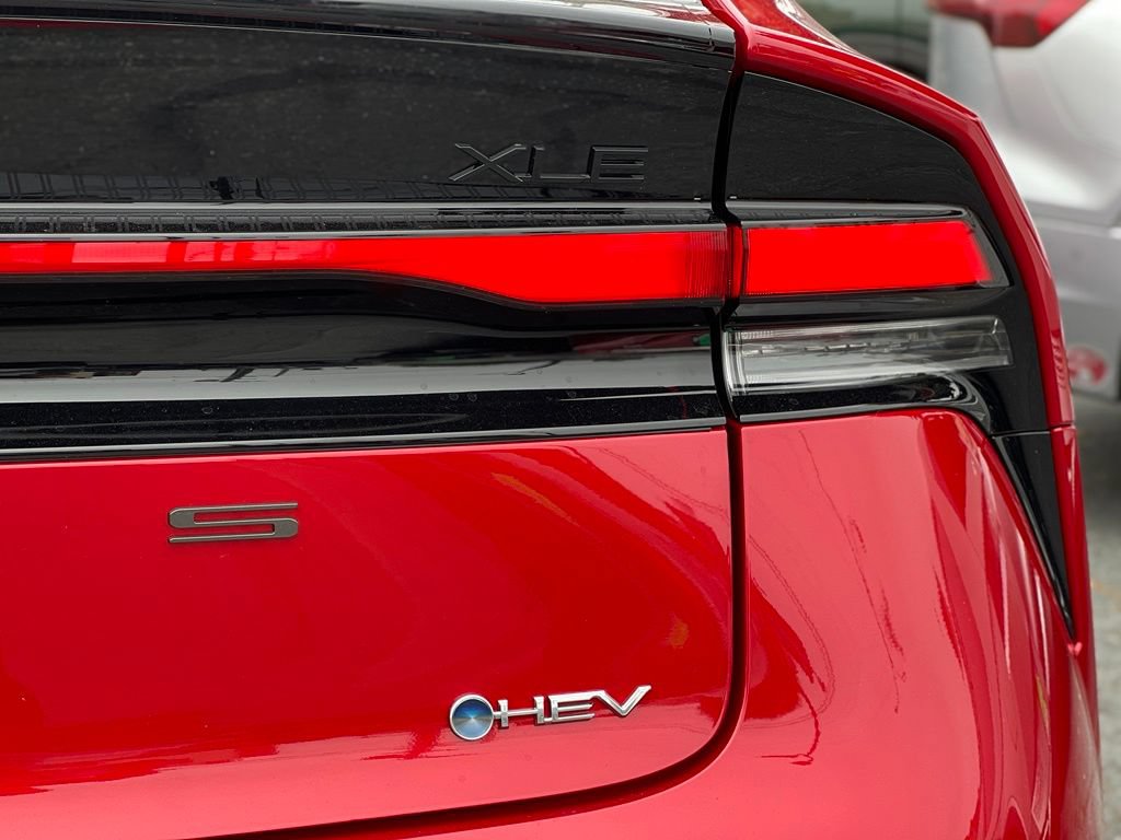 New 2027 Toyota Prius XLE FWD image 7