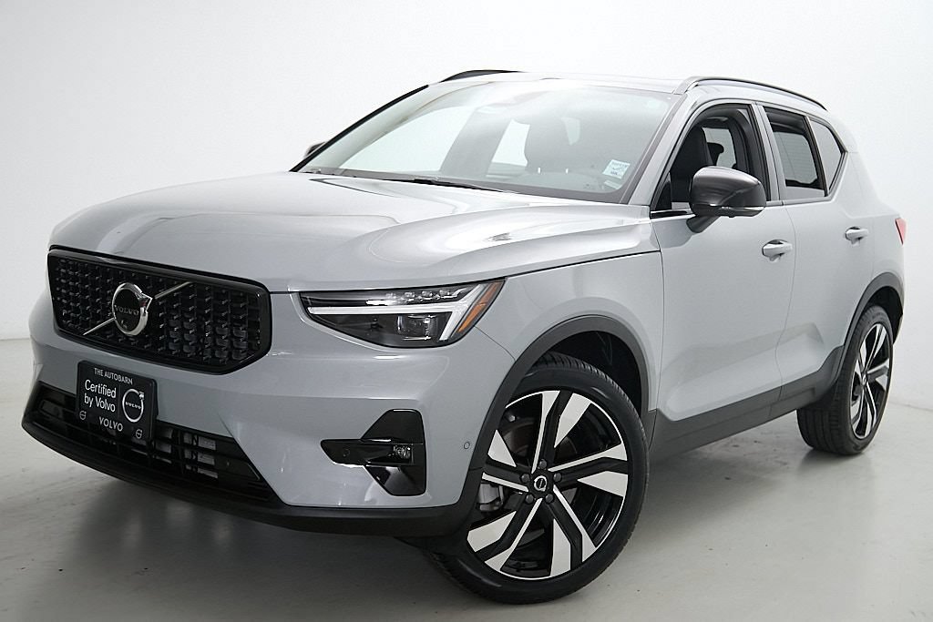 Certified 2024 Volvo XC40 B5 Plus w/ Protection Package Premier AWD/4WD image 2