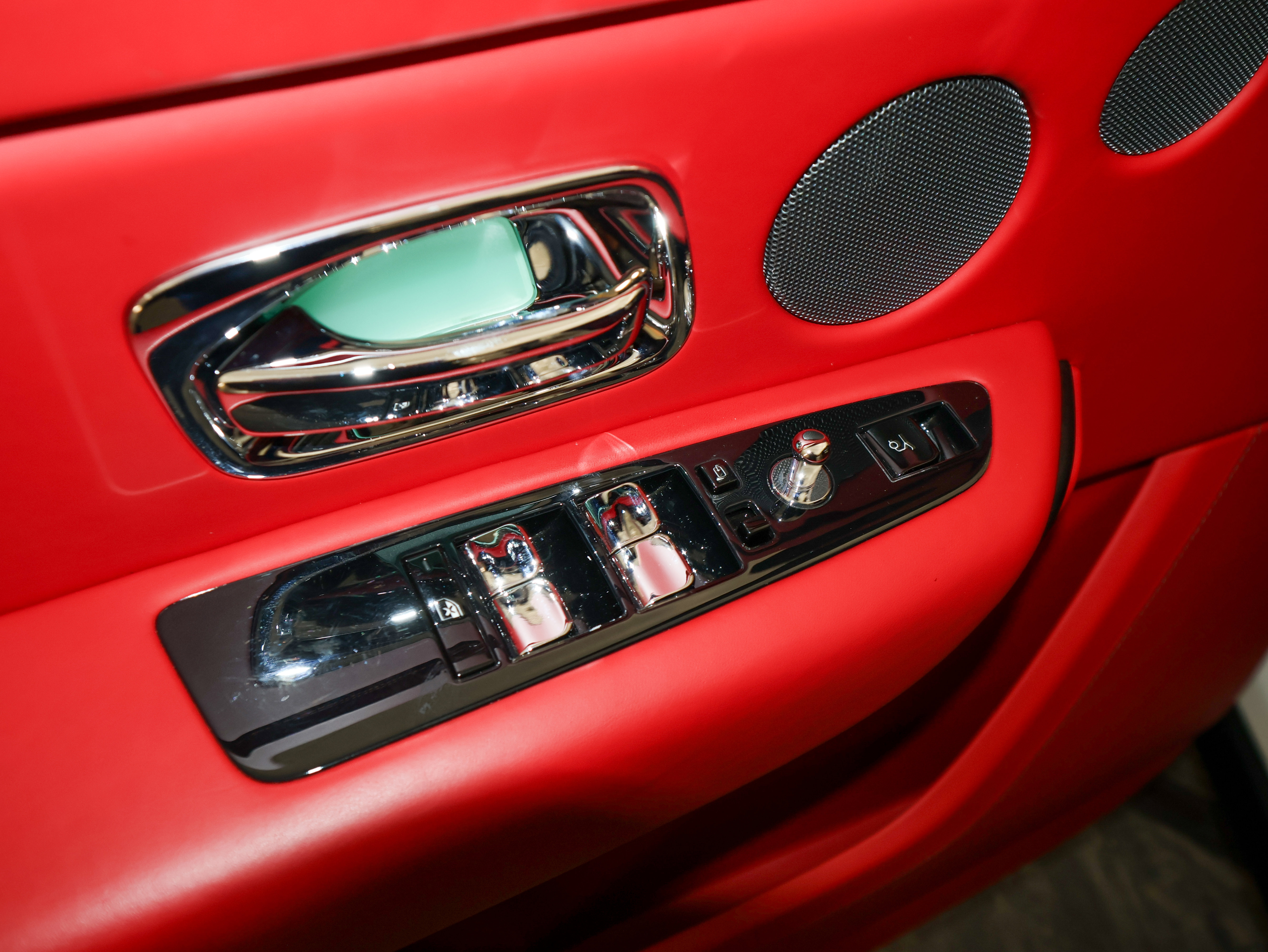 Used 2023 Rolls-Royce Cullinan image 24