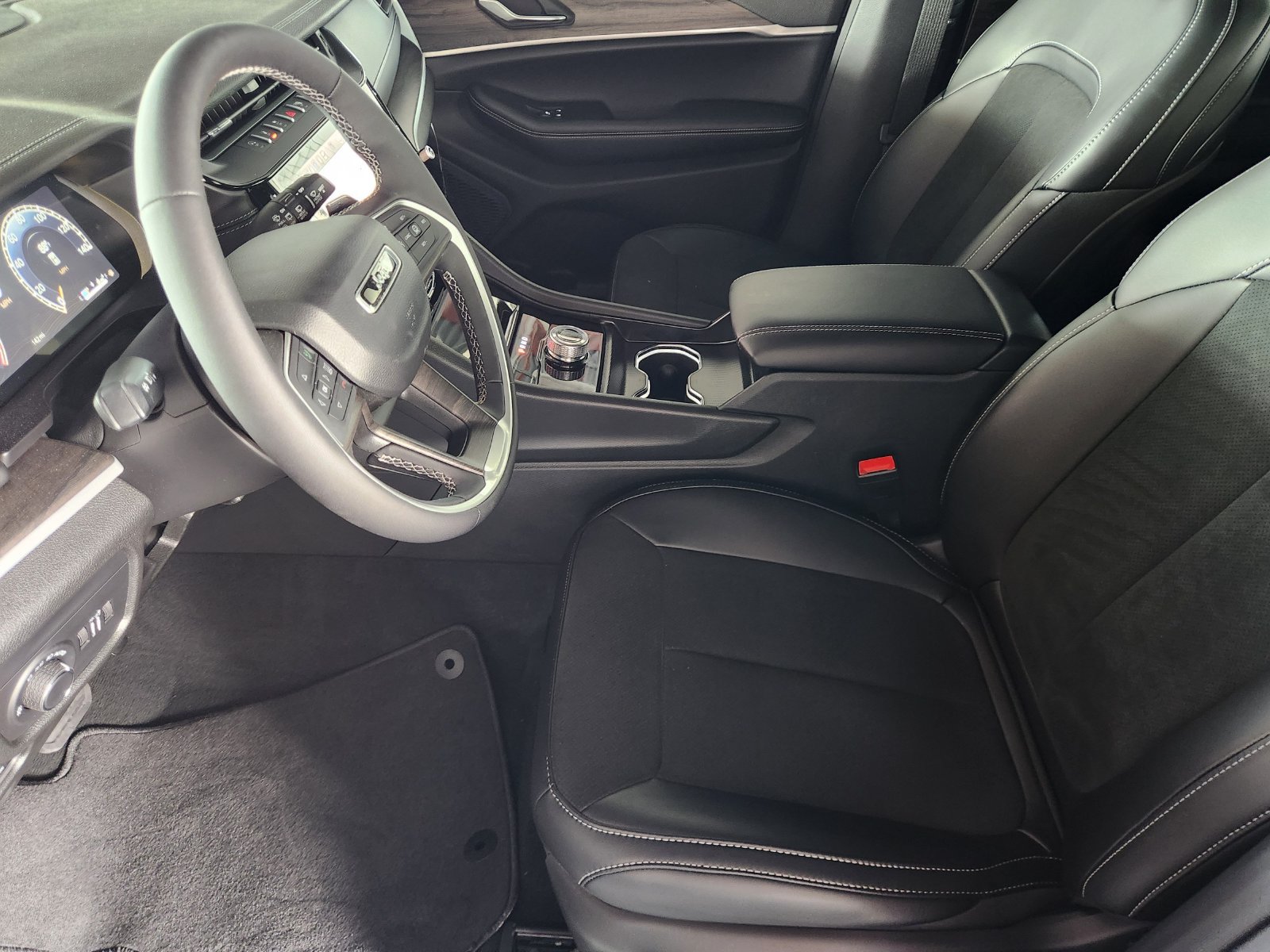 New 2026 Jeep Grand Cherokee L 2WD image 12