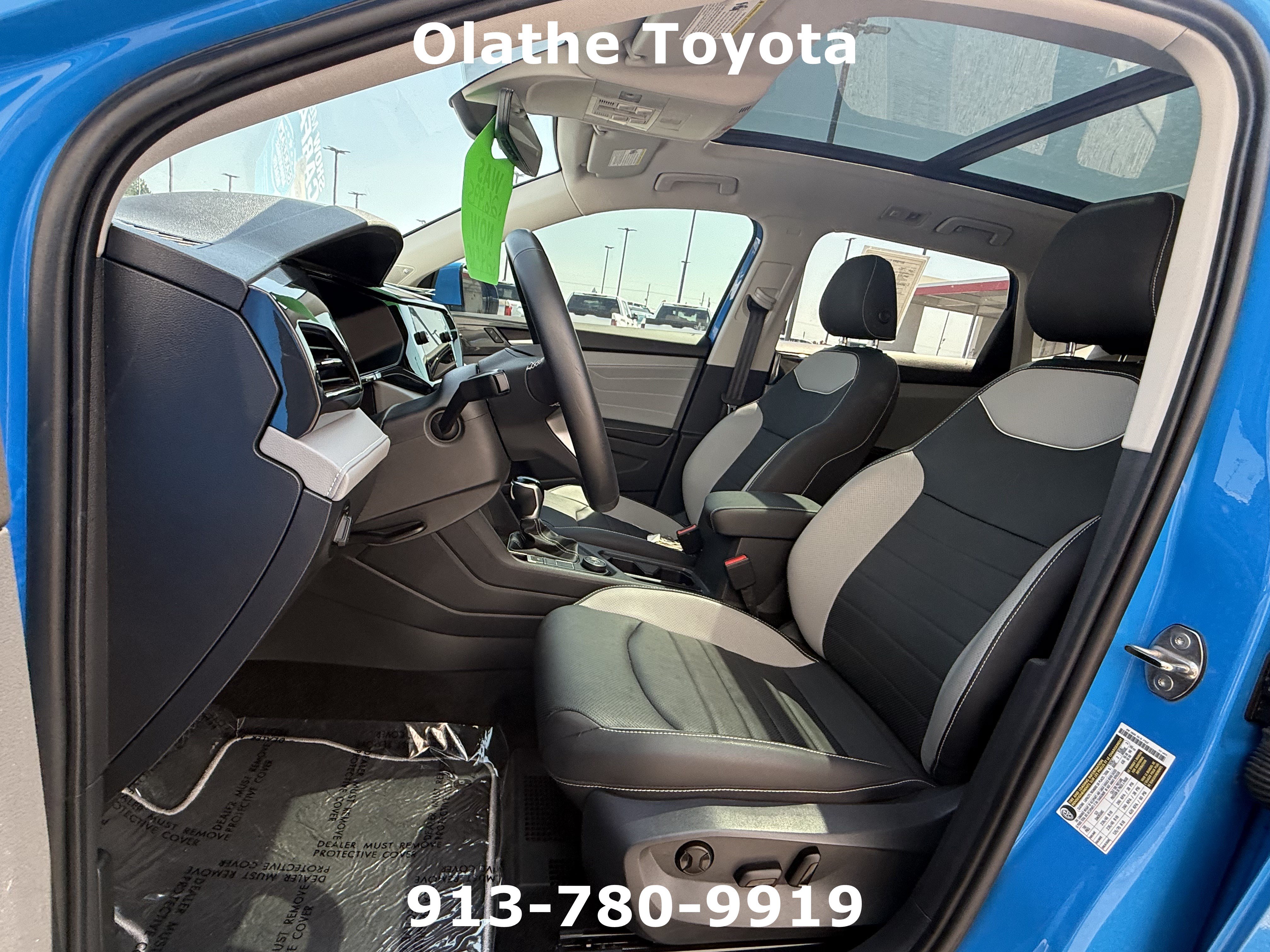 Used 2024 Volkswagen Taos SEL AWD/4WD image 4