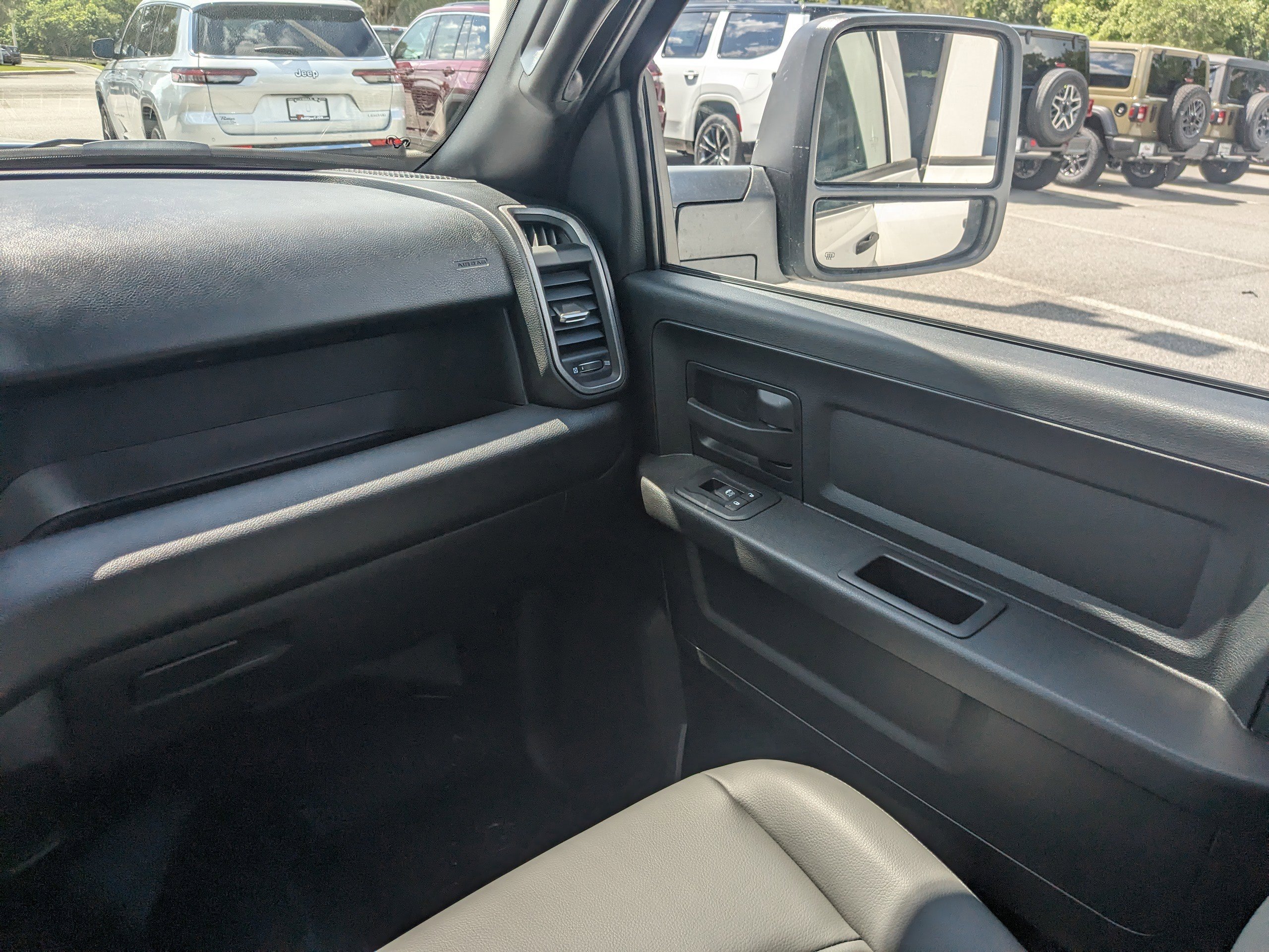 New 2025 RAM 3500 Tradesman w/ Chrome Appearance Group image 15