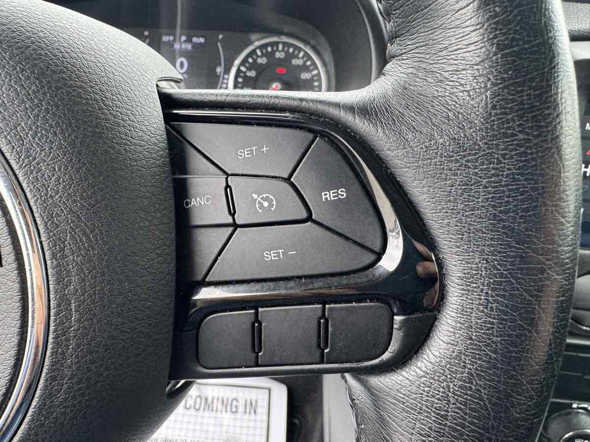 Used 2020 Jeep Renegade Altitude AWD/4WD image 15