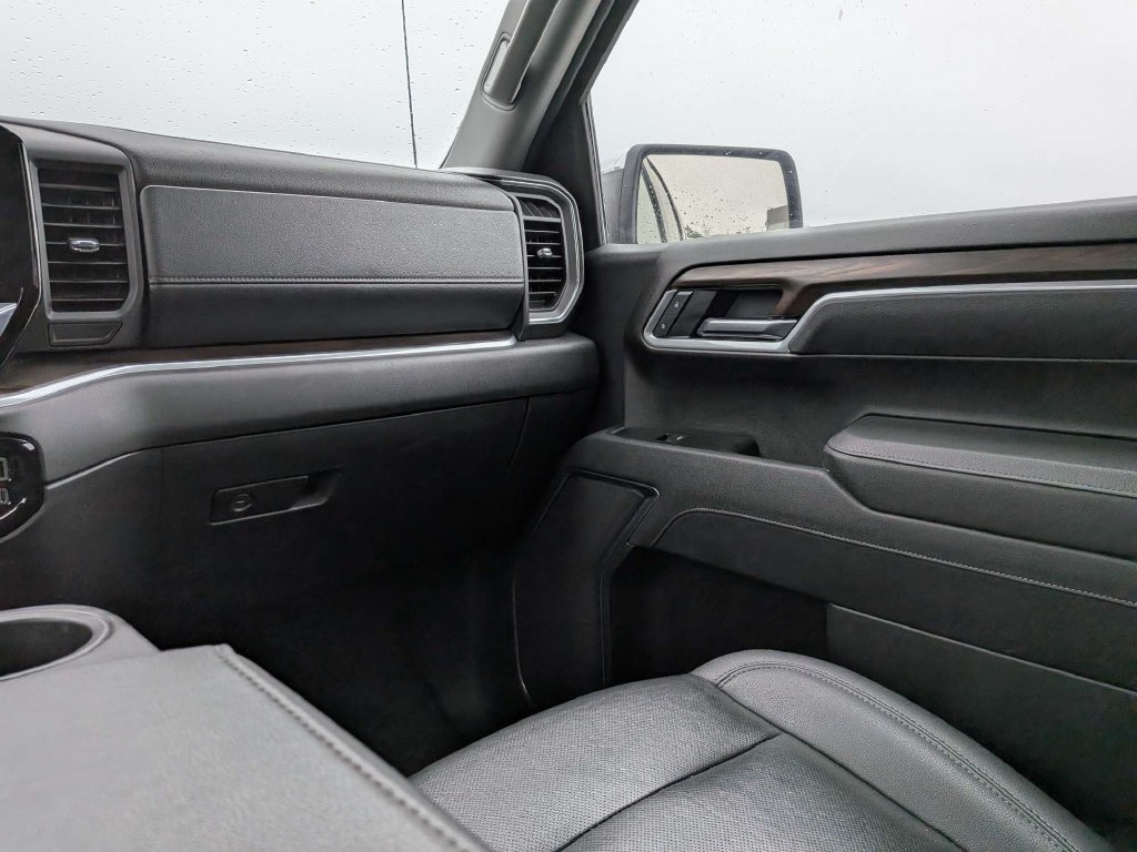 Used 2025 GMC Sierra 1500 SLT RWD image 15