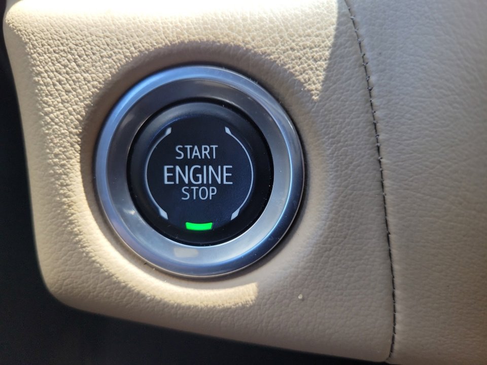 Used 2024 Chevrolet Tahoe Premier w/ Premium Package 2 AWD/4WD image 22