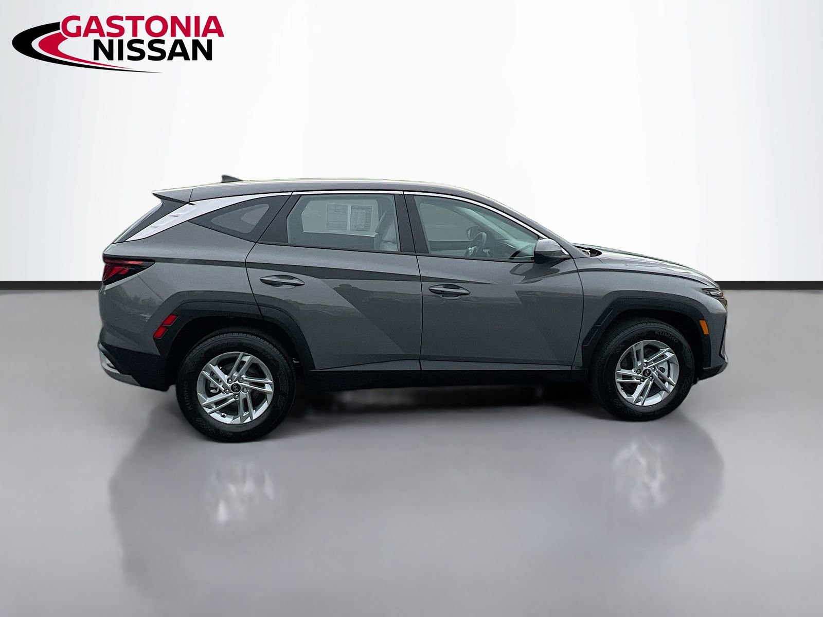 Used 2025 Hyundai Tucson SE image 10