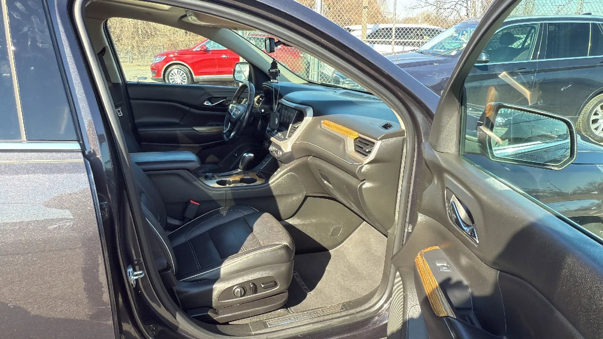 Used 2017 GMC Acadia Denali AWD/4WD image 25