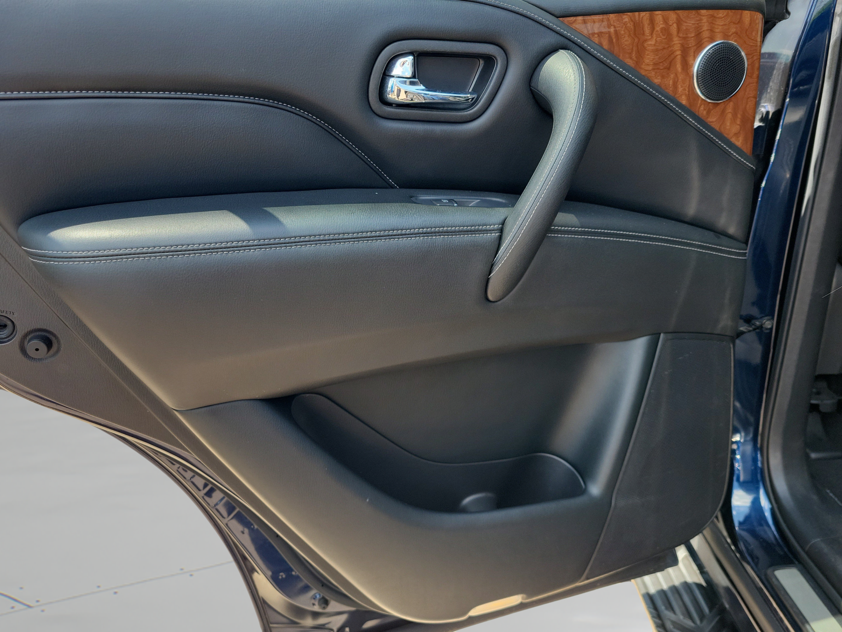 Used 2019 INFINITI QX80 Luxe RWD image 25