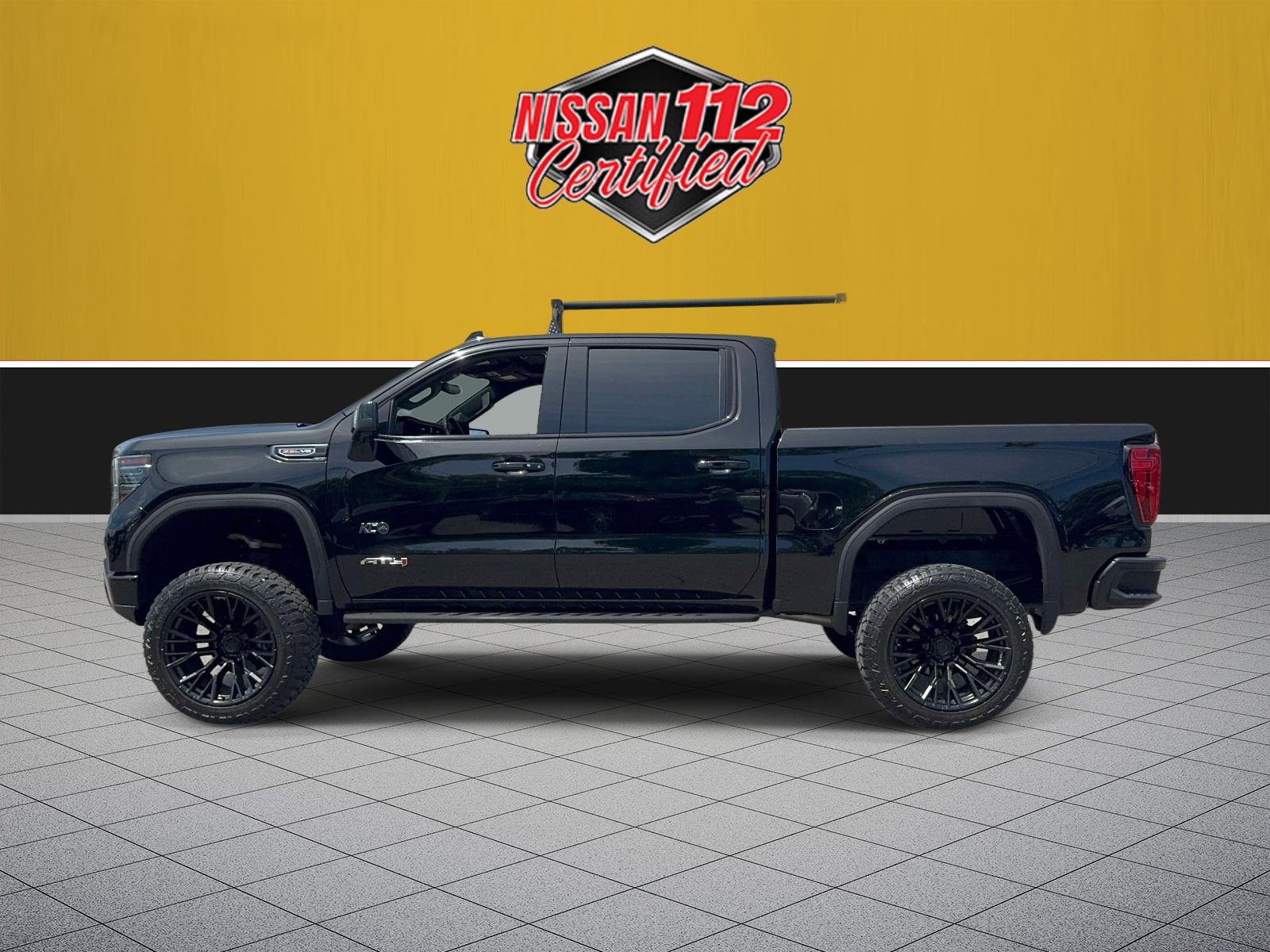 Used 2022 GMC Sierra 1500 AT4 w/ AT4 Premium Package AWD/4WD image 3