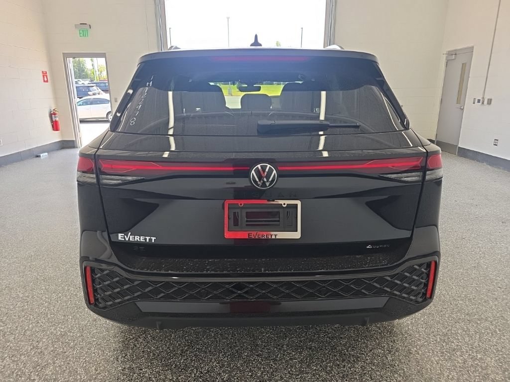 New 2026 Volkswagen Tiguan SE R-Line AWD/4WD image 4