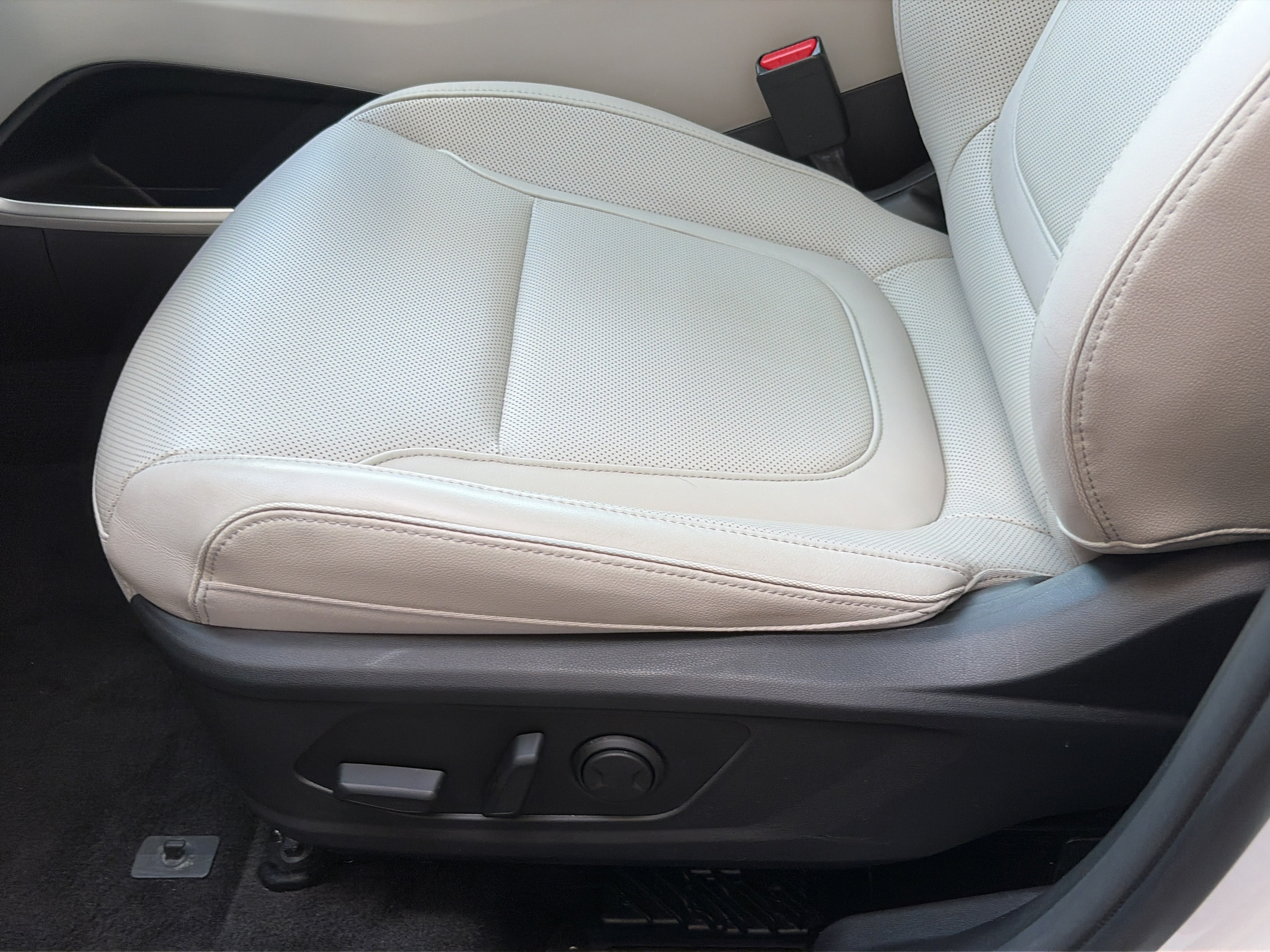 Certified 2022 Hyundai Tucson Limited AWD/4WD image 17