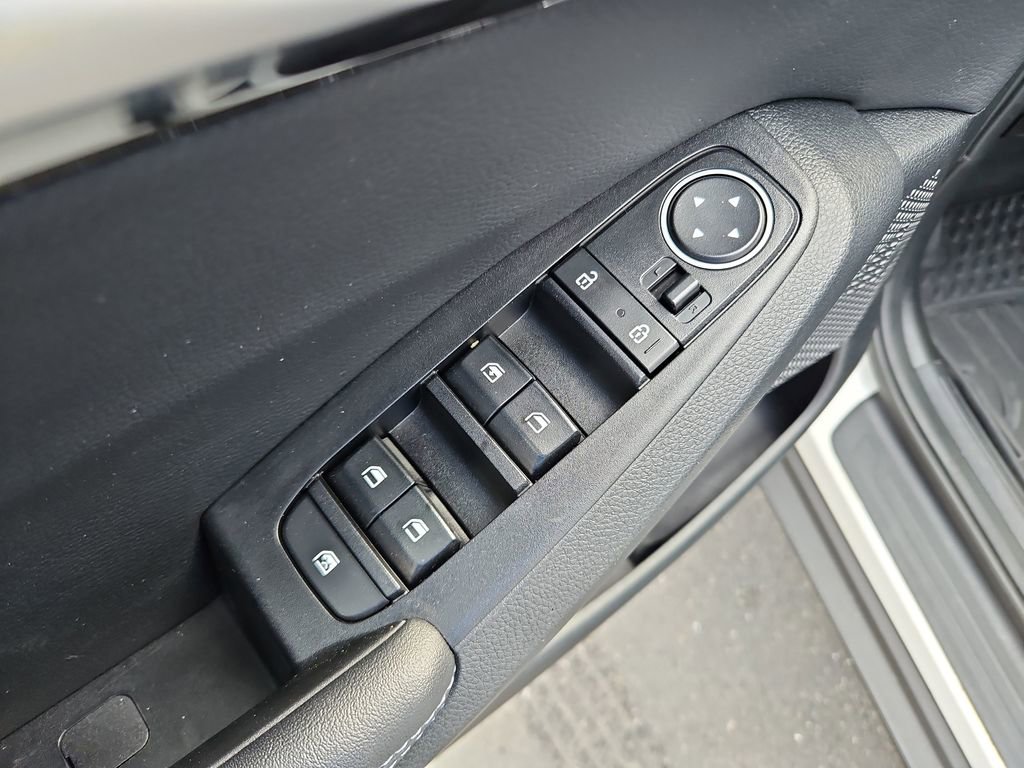 Used 2023 Kia Seltos S w/ Navigation Package image 27