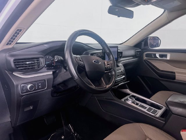 Used 2020 Ford Explorer XLT RWD image 8