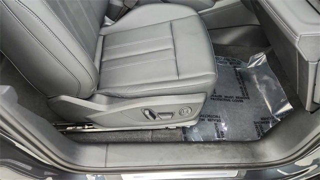 Used 2025 Audi Q6 e-tron Premium w/ Convenience Package image 22