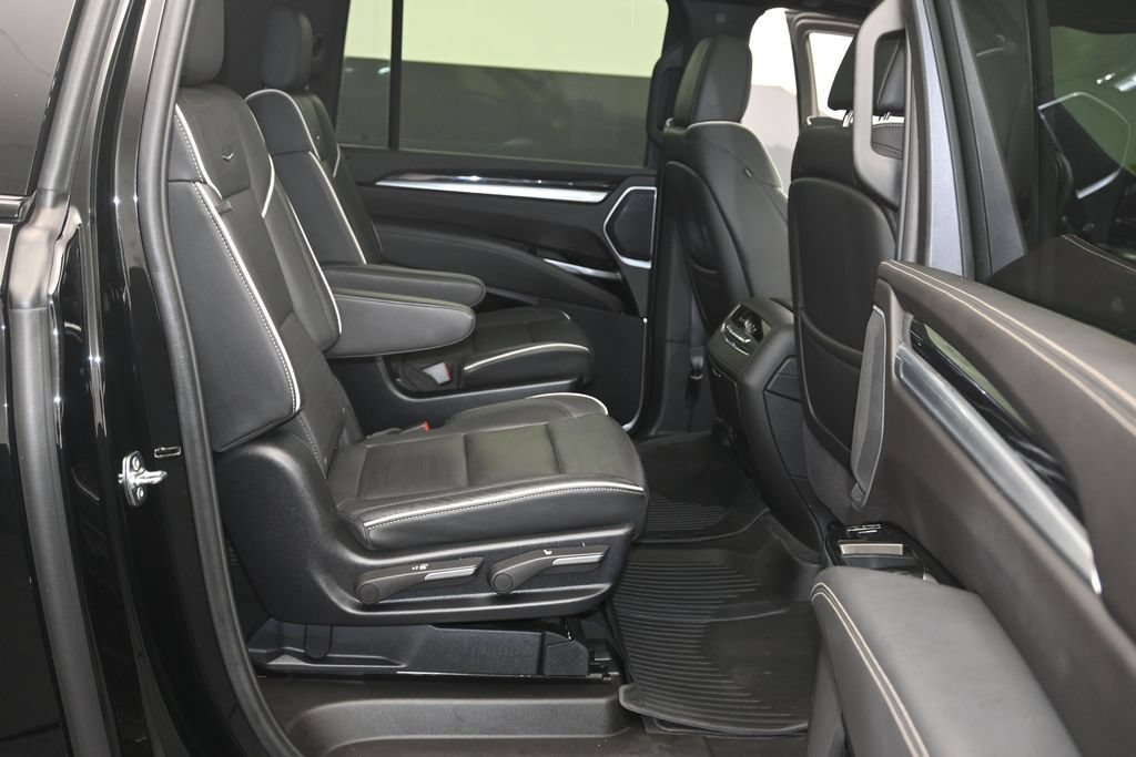 Used 2025 Cadillac Escalade ESV Sport w/ LPO, Floor Liner Package AWD/4WD image 12