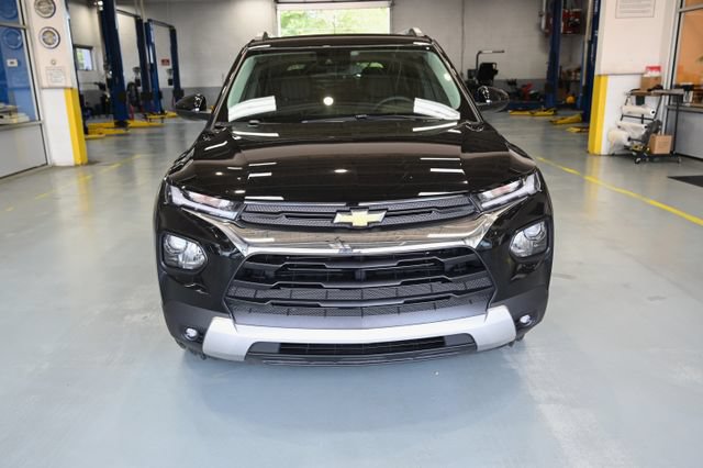 Used 2023 Chevrolet TrailBlazer LT FWD image 2