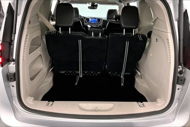 Used 2024 Chrysler Pacifica Limited image 38
