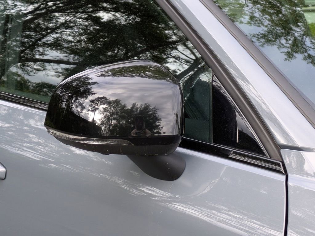 Certified 2023 Volvo XC40 B5 Ultimate w/ Climate Package AWD/4WD image 10