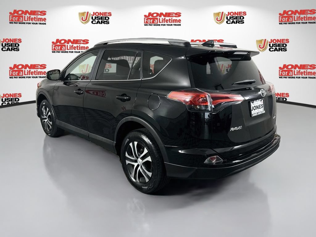 Used 2016 Toyota RAV4 LE AWD/4WD image 2