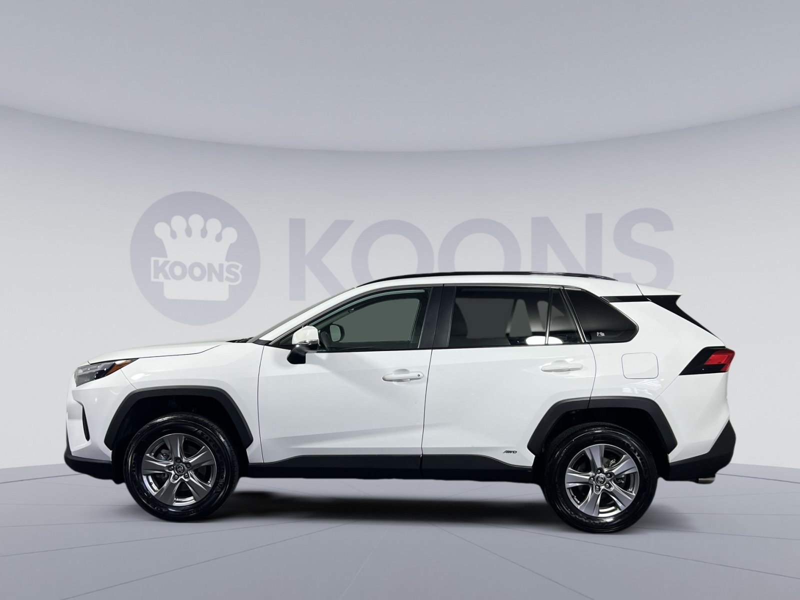 Used 2025 Toyota RAV4 XLE AWD/4WD image 7