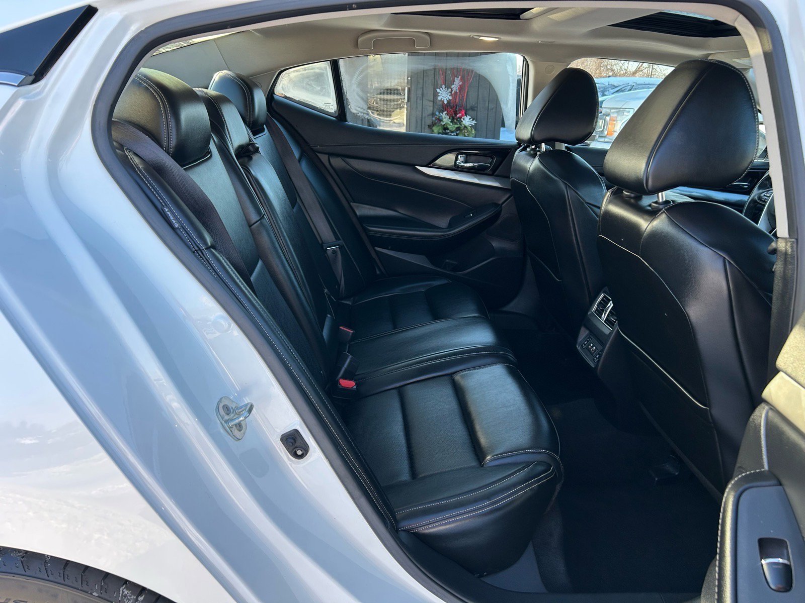 Used 2023 Nissan Maxima SL image 15