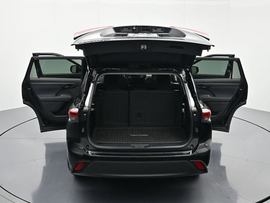 Used 2023 Toyota Highlander L FWD image 44