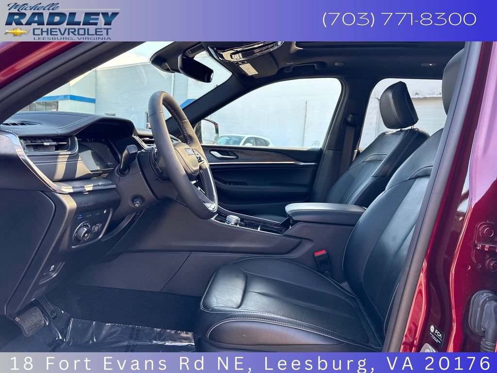 Used 2023 Jeep Grand Cherokee Overland AWD/4WD image 22
