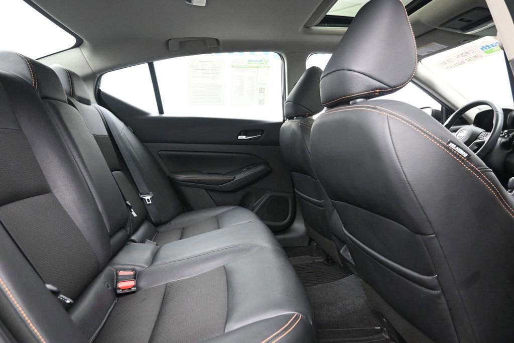 Used 2021 Nissan Altima 2.5 SR w/ SR Premium Package AWD/4WD image 8
