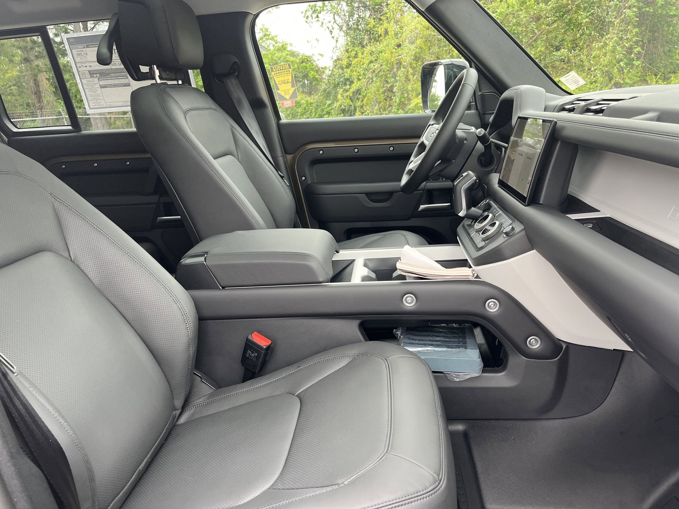 Used 2025 Land Rover Defender 110 S image 20
