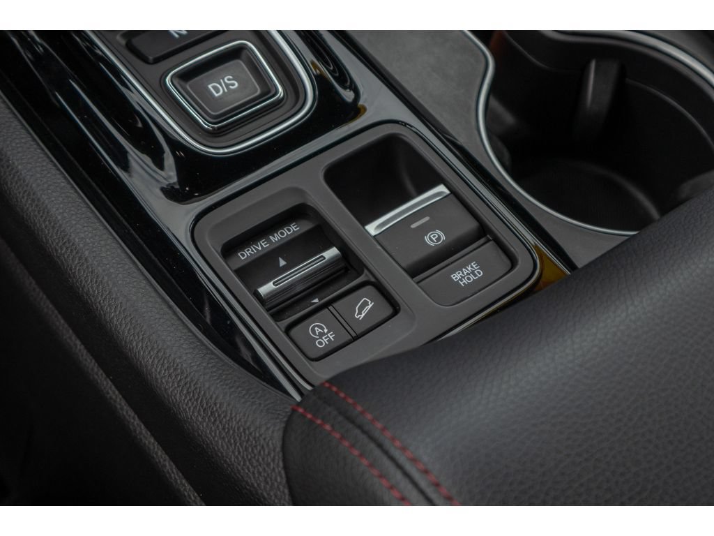Used 2025 Honda Pilot Black Edition image 27