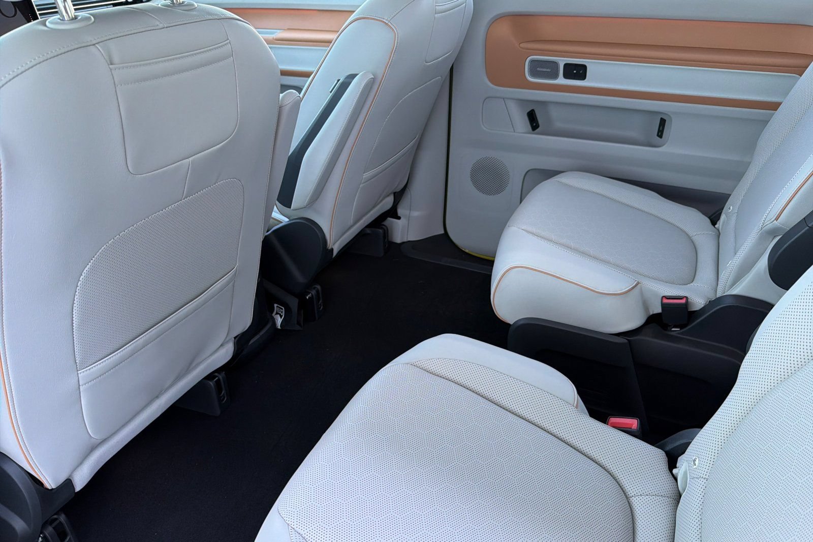 New 2025 Volkswagen ID. Buzz 1st Edition AWD/4WD image 11