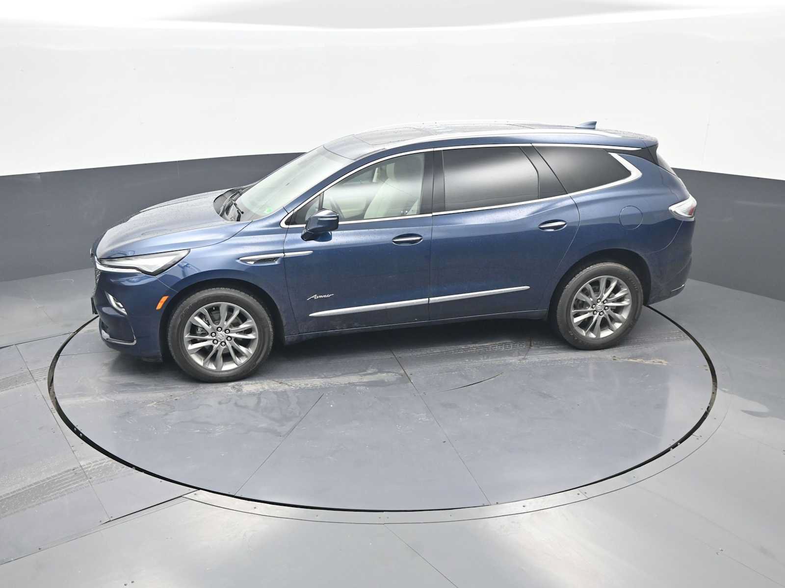 Used 2024 Buick Enclave Avenir w/ Avenir Technology Package AWD/4WD image 28