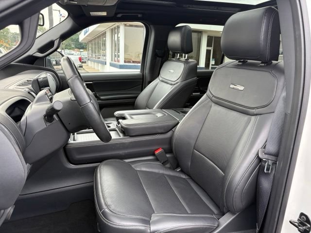 Used 2025 Ford Expedition Max Platinum w/ Stealth Appearance Package AWD/4WD image 4