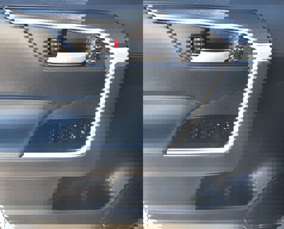 Used 2025 Toyota RAV4 XLE Premium image 29