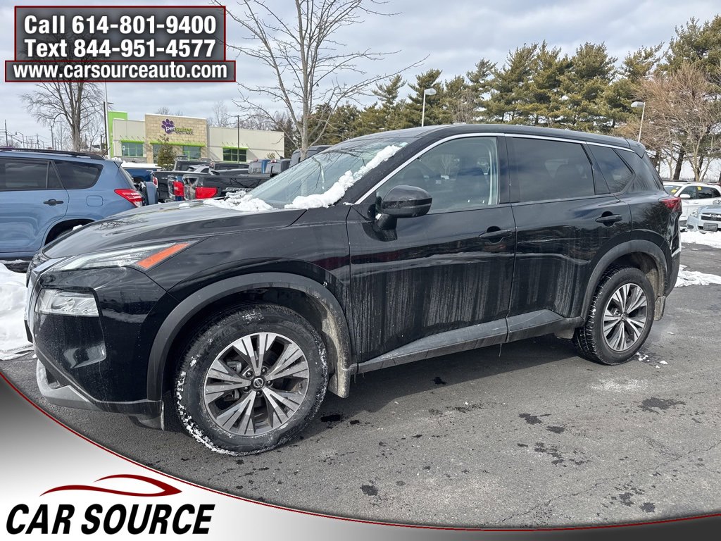 Used 2021 Nissan Rogue SV image 2