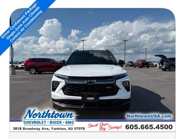 Used 2024 Chevrolet TrailBlazer RS w/ Convenience Package AWD/4WD image 3